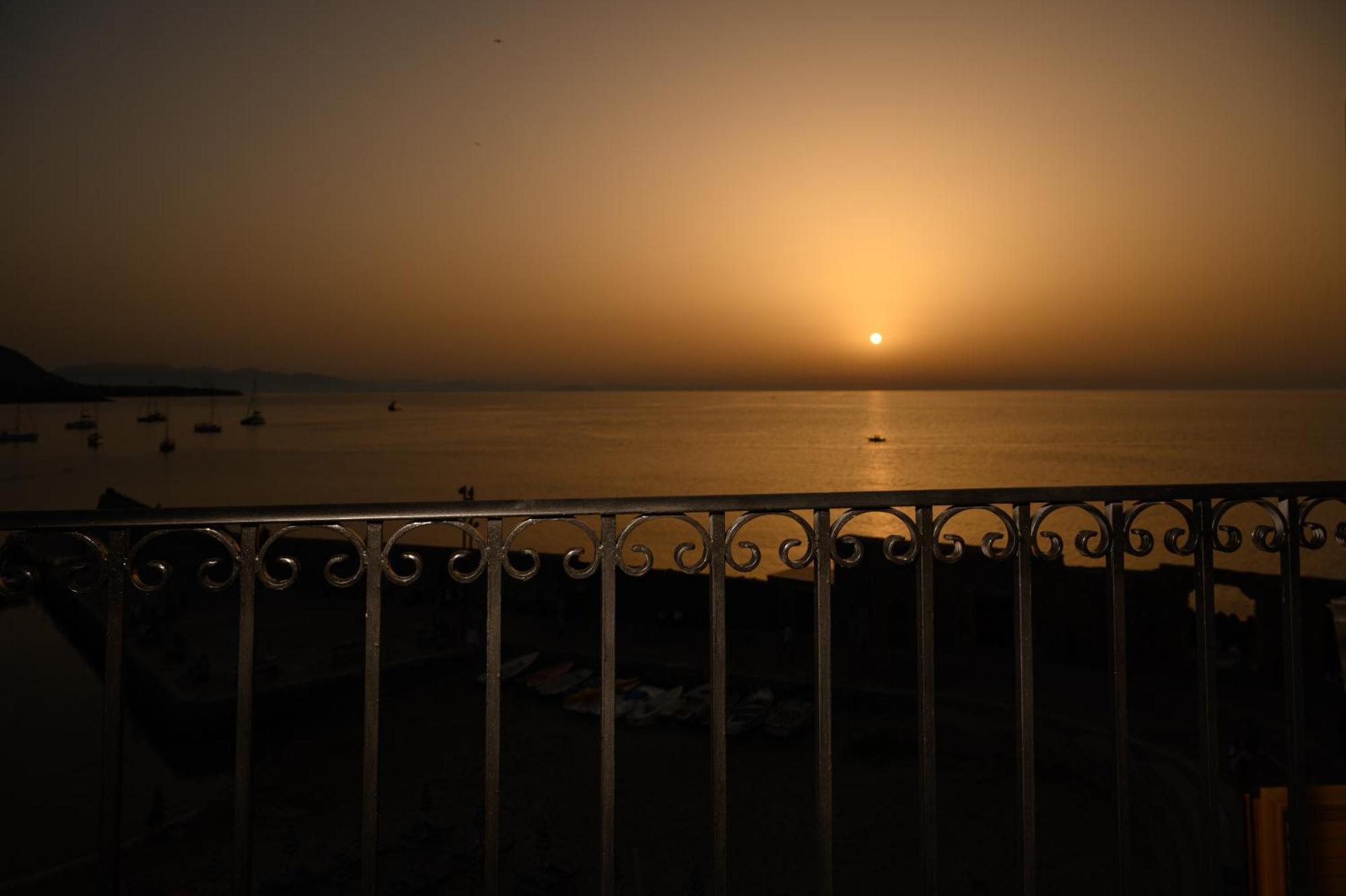 Casa Vacanze Tramonto Alla Marina Cefalù Kültér fotó