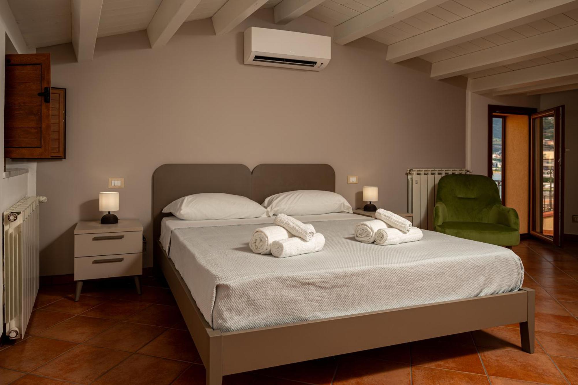 Casa Vacanze Tramonto Alla Marina Cefalù Kültér fotó