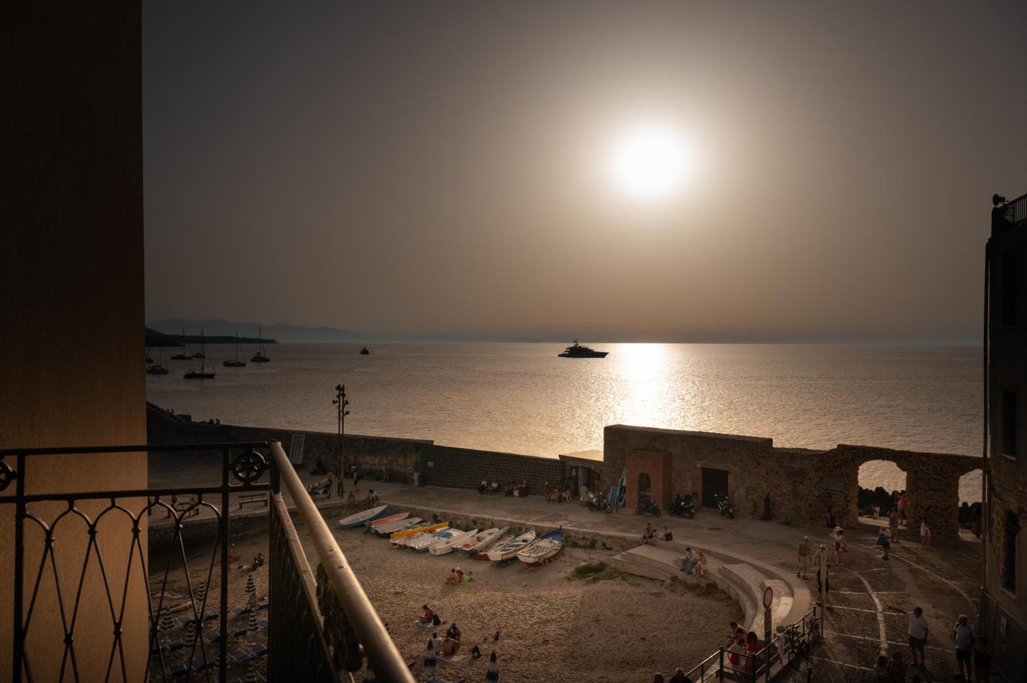 Casa Vacanze Tramonto Alla Marina Cefalù Kültér fotó