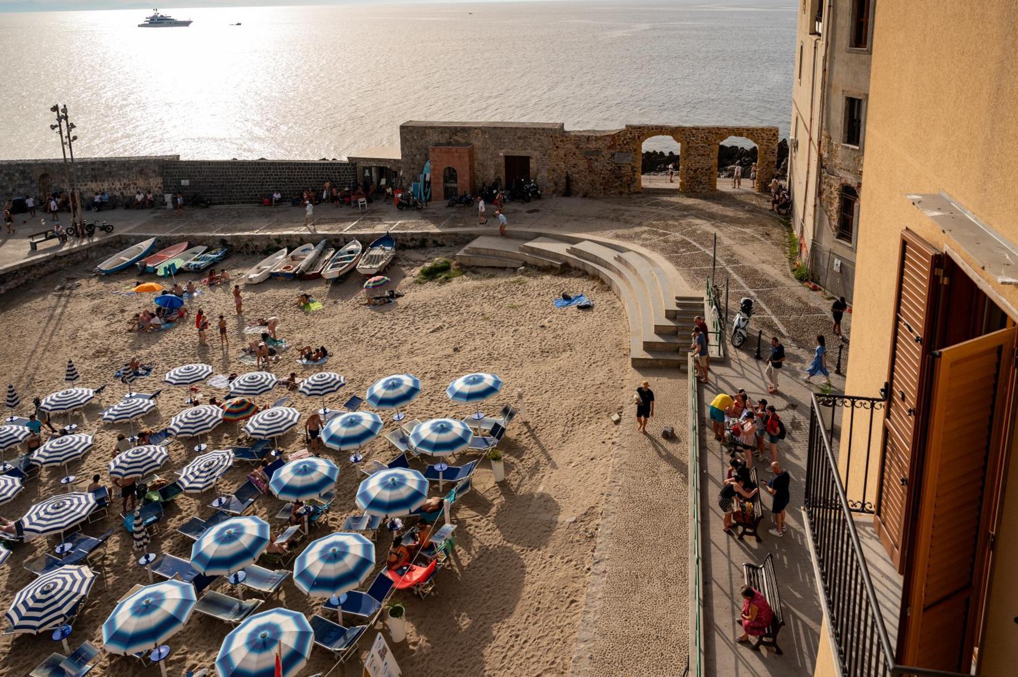 Casa Vacanze Tramonto Alla Marina Cefalù Kültér fotó